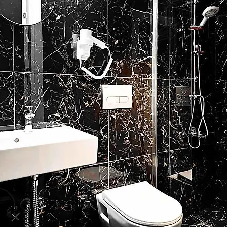 Hi Ivy Hotel *